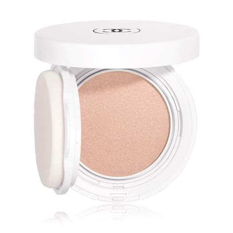 chanel cushion le blanc